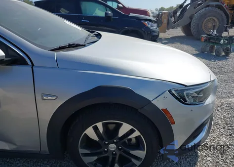 2018 Buick Regal Tourx Essence from USA, damaged, VIN W04GV8SX3J1135018